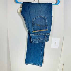 Cruel Girl relaxed fit jeans size 5 regular or measures 30x31 rise 9” Preowned.